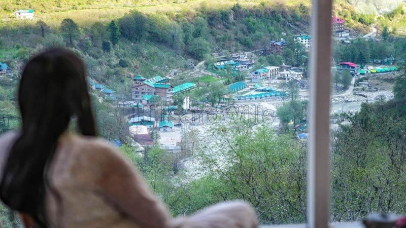 ₹2 Cr&nbsp;|&nbsp;7bhk cottage for sale  near kanyal road kullu-manali