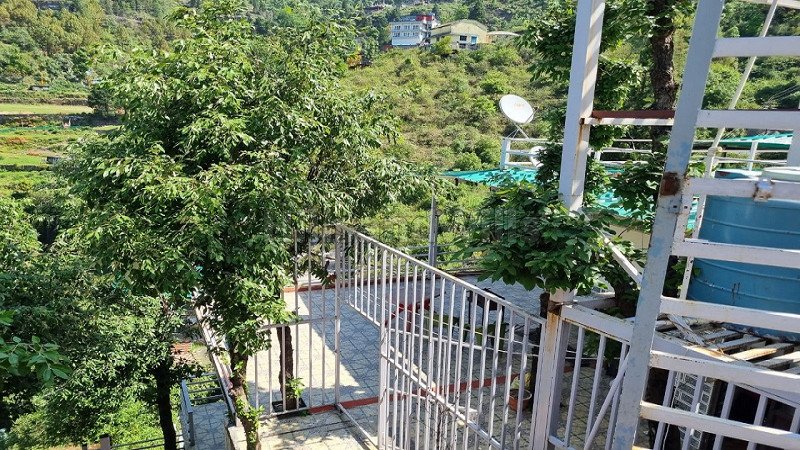₹2.75 Cr | 12033 sq. ft hotel for sale  in mussoorie along with 1350 gaj land