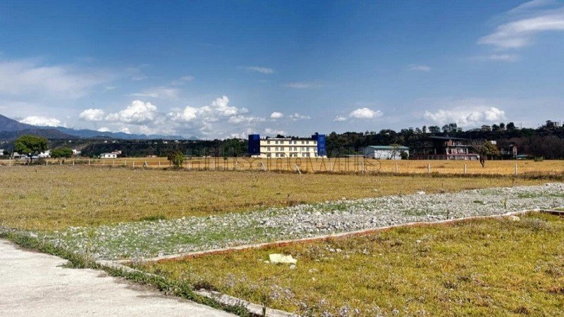 ₹26 Lac | 153 sq.yards  gated society residential plots for sale  in bhauwala dehradun