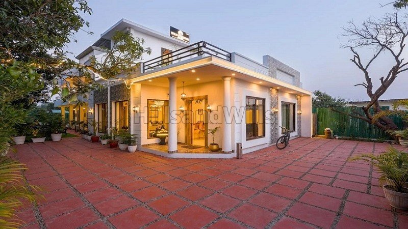₹4.50 Cr | 5000 sq. ft homestay for sale  in jim corbett ramnagar nainital along with 6806 sq.ft. land
