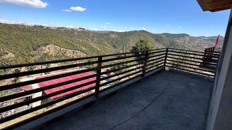 ₹1.77 Cr | 4100 sq. ft homestay for sale  in mukteshwar nainital along with 3.5 nali land