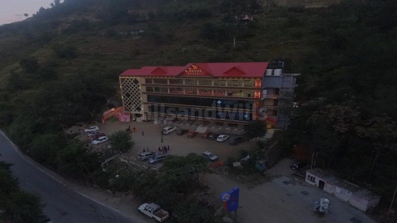 ₹4.50 Cr | 6500 sq. ft hotel for sale  in narkanda kumarsain kingal shimla along with 5500 sq.ft. land