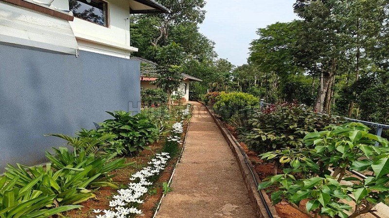 ₹5.70 Cr | 8bhk  mediterranean style villa for sale  in madapura coorg