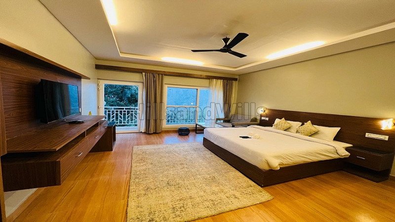 ₹3.15 Cr | 5400 sq. ft resort for sale  in mukteshwar nainital along with 2.5 nali land
