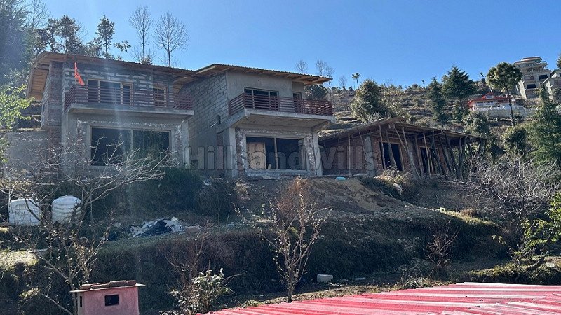 ₹1.77 Cr | 4100 sq. ft homestay for sale  in mukteshwar nainital along with 3.5 nali land