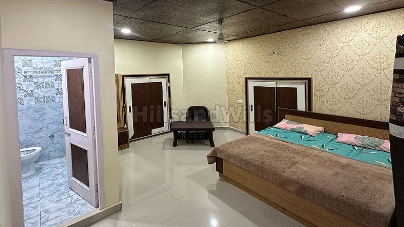 ₹9.50 K | 600 sq. ft 1rk studio apartment for rent  in kanlog shimla along with 2000 sq.ft. land