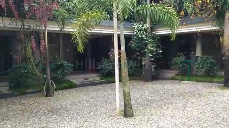 ₹6 Cr | 4000 sq. ft homestay for sale  in munnar along with 23 cents land