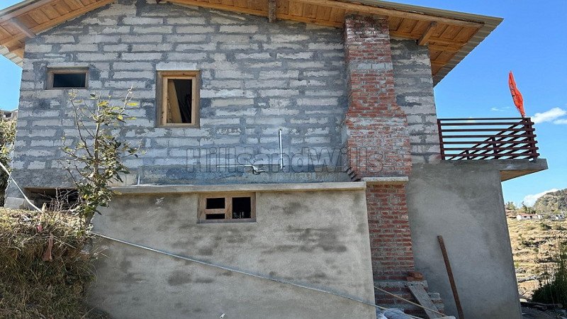 ₹1.77 Cr | 4100 sq. ft homestay for sale  in mukteshwar nainital along with 3.5 nali land